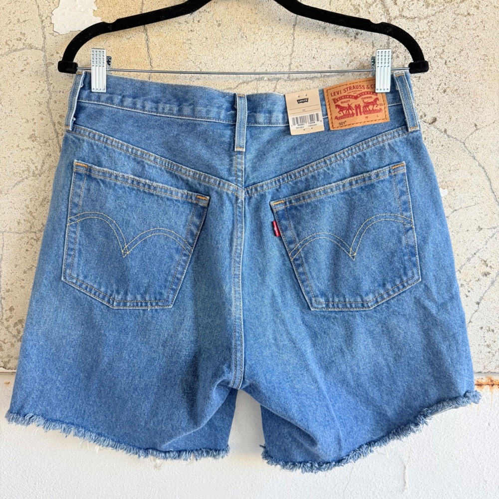 Levis 501 Jean Shorts High Rise Distressed Medium Wash Blue W30 NWT Classic - Picture 5 of 9